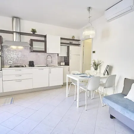 Appartement Casa Ledrugge 100m From The Sea Darsena