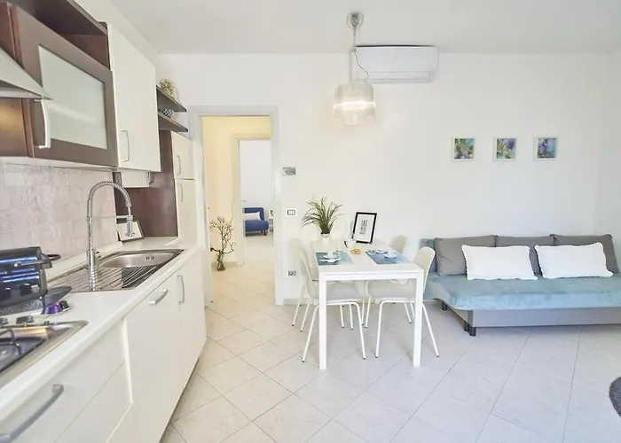 Casa Ledrugge 100m From The Sea Darsena Διαμέρισμα *