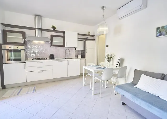 Διαμέρισμα Casa Ledrugge 100m From The Sea Darsena